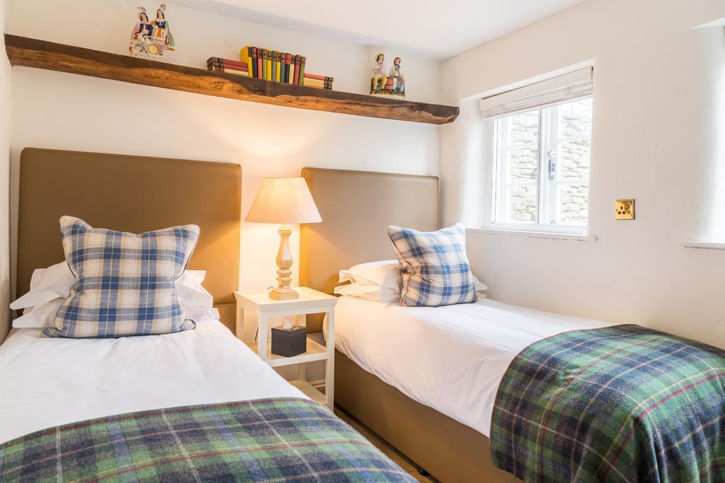 Hotel Old Swan Witney Esterno foto