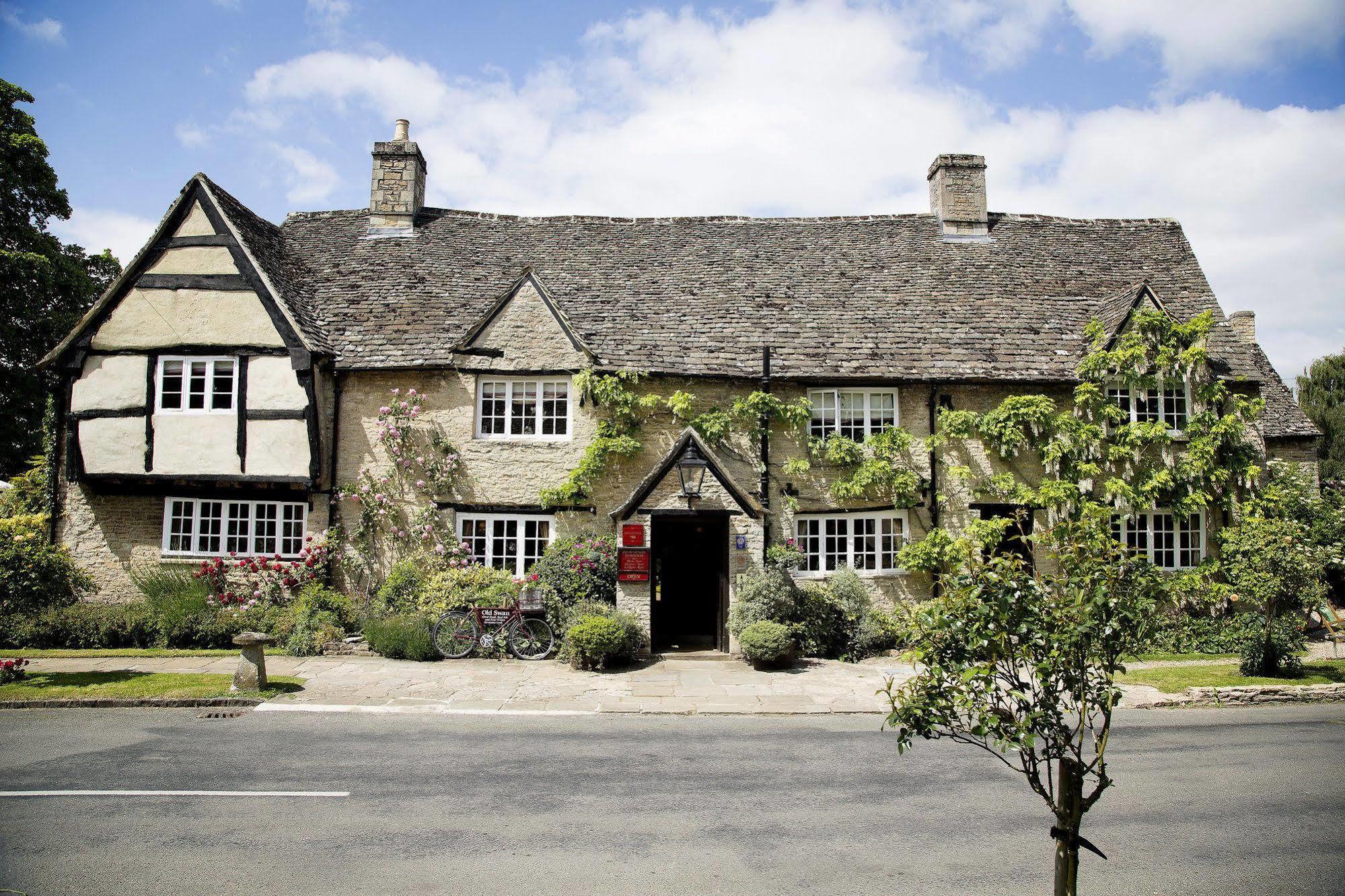 Hotel Old Swan Witney Esterno foto